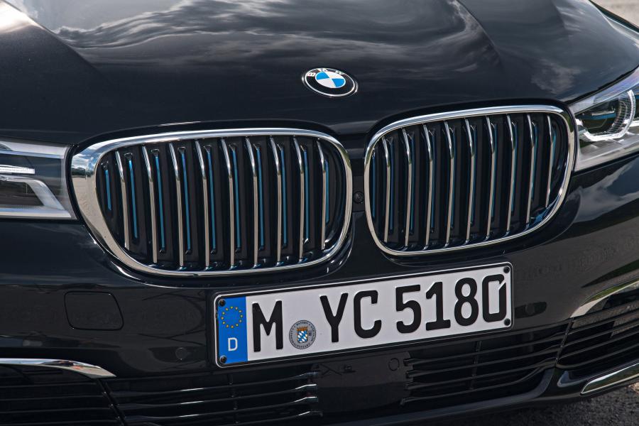  BMW 740Le xDrive iPerformance 2016 года  (фото 3 из 14)